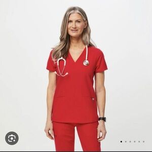 Figs Pop Red Scrub Set. Size Small. Casma 3 pocket top & Kade Cargo bottoms.